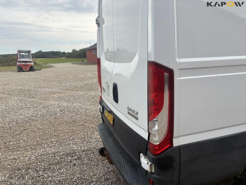 Iveco 35S14 Daily van 19