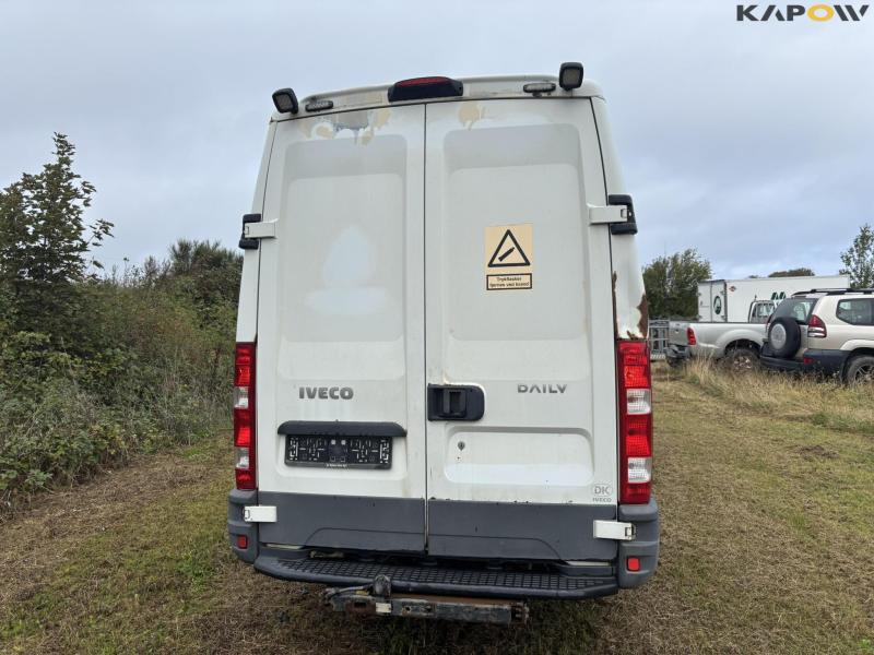 Iveco Daily 35 panel van 6