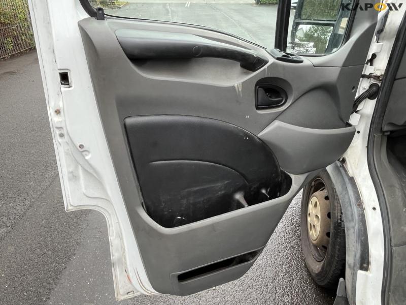 Iveco Daily 35S van 27