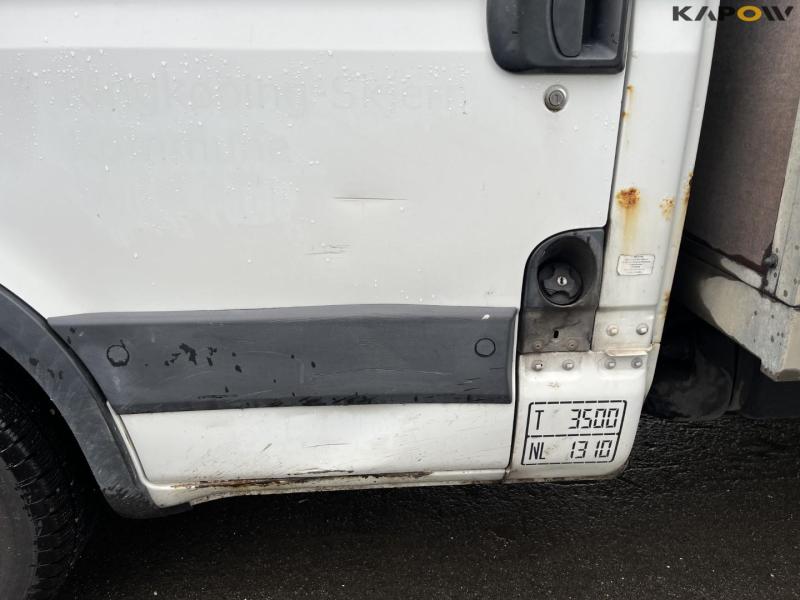 Iveco Daily 35S van 9