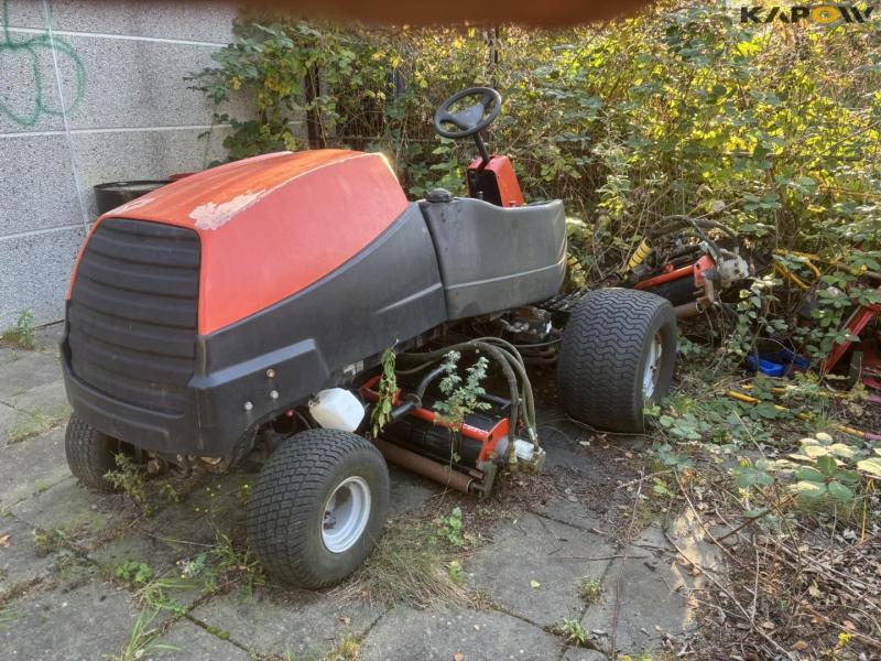 Jacobsen LF3400 4WD cylinder mower 3