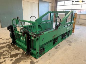 JB-Maskiner spread-a-bale maxi streamer... 