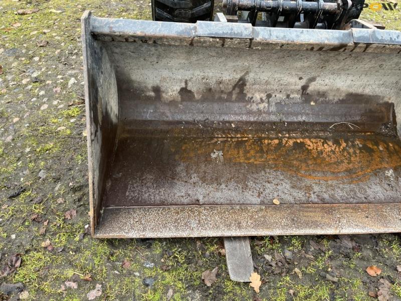 JCB 403 skid steer loader 14