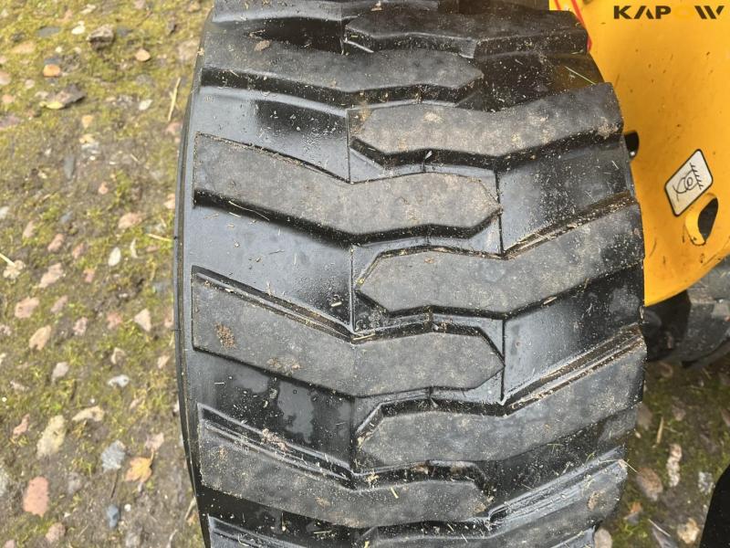 JCB 403 skid steer loader 16