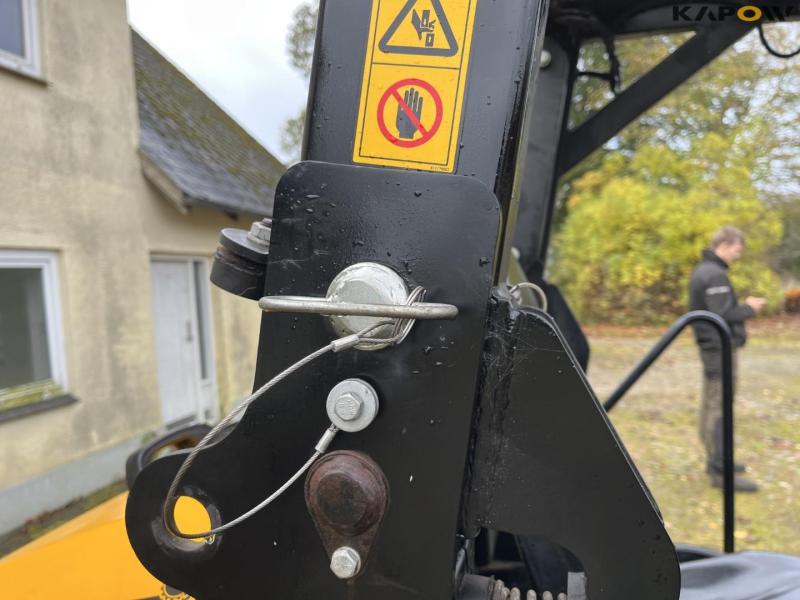 JCB 403 skid steer loader 37