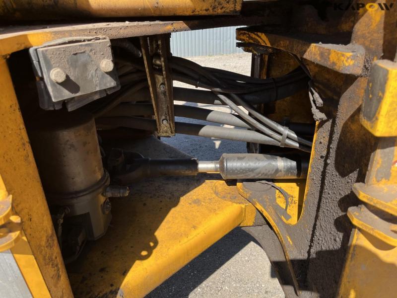 JCB 426E HT wheel loader 14