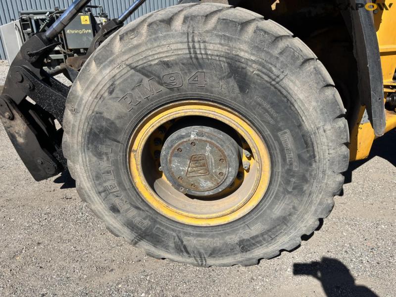 JCB 426E HT wheel loader 18