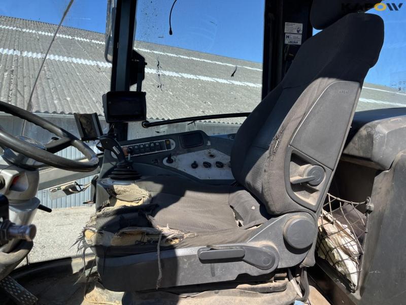 JCB 426E HT wheel loader 36