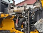 JCB 427 Agri wheel loader 31