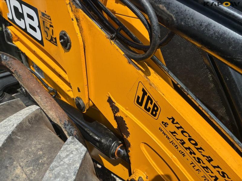 JCB 4CX backhoe loader 26