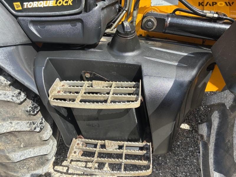 JCB 4CX backhoe loader 31