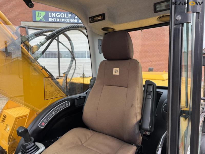 JCB JS220LC excavator 37