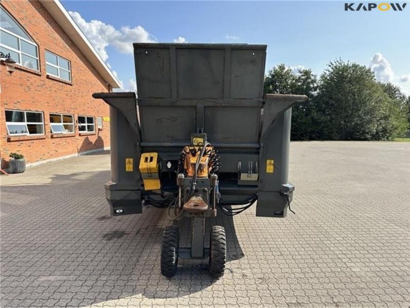 Jenz BA915 chipper/shredder 4