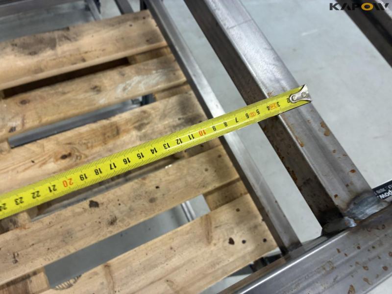 Iron/workpiece racks 21