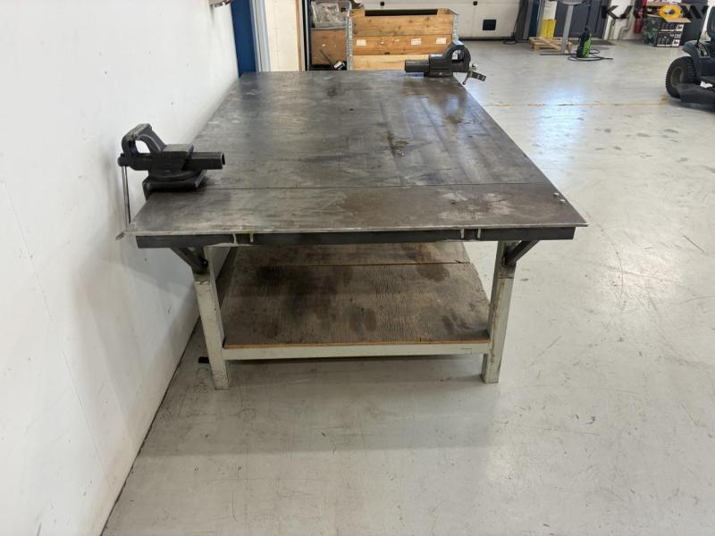 Iron table with two vices 4