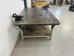 Iron table with two vices 4
