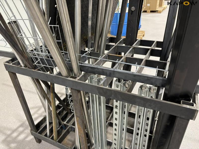 Iron holder with contents 12