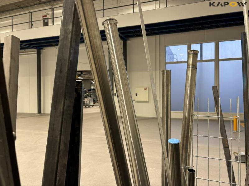 Iron holder with contents 29