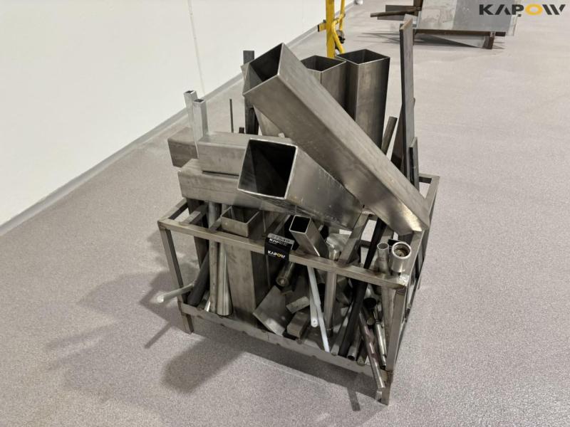 Iron holder with contents 3