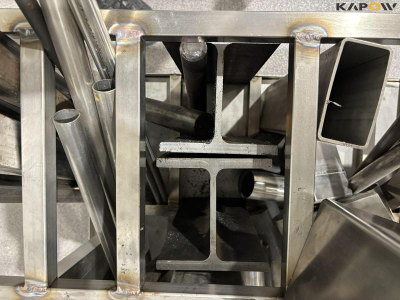 Iron holder with contents 21