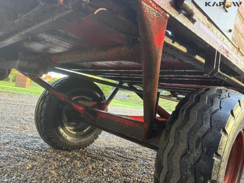 JF dump trailer with manure spreader 26