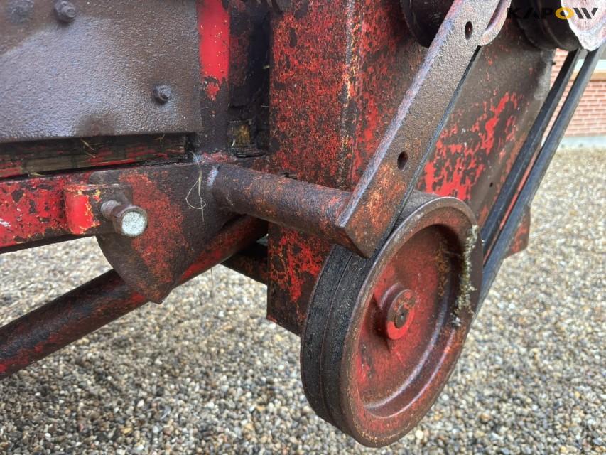 JF dump trailer with manure spreader 35