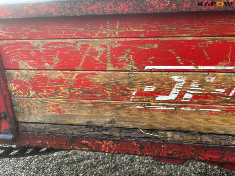 JF dump trailer with manure spreader 42