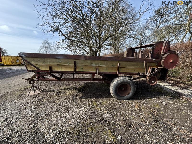 JF AV40 with manure spreader 8