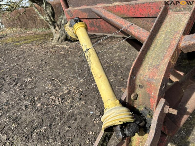 JF AV40 with manure spreader 11