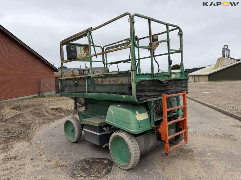 JLG 3369F scissor lift 3