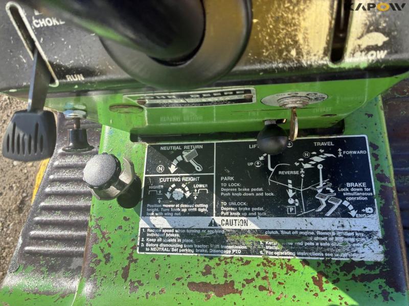 John Deere 140 garden tractor 11