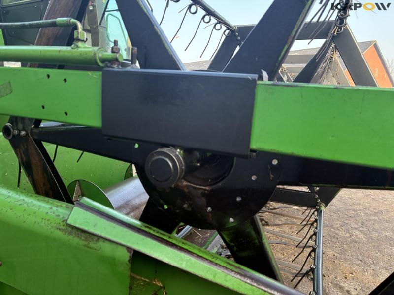 John Deere 2254 combine harvester 28