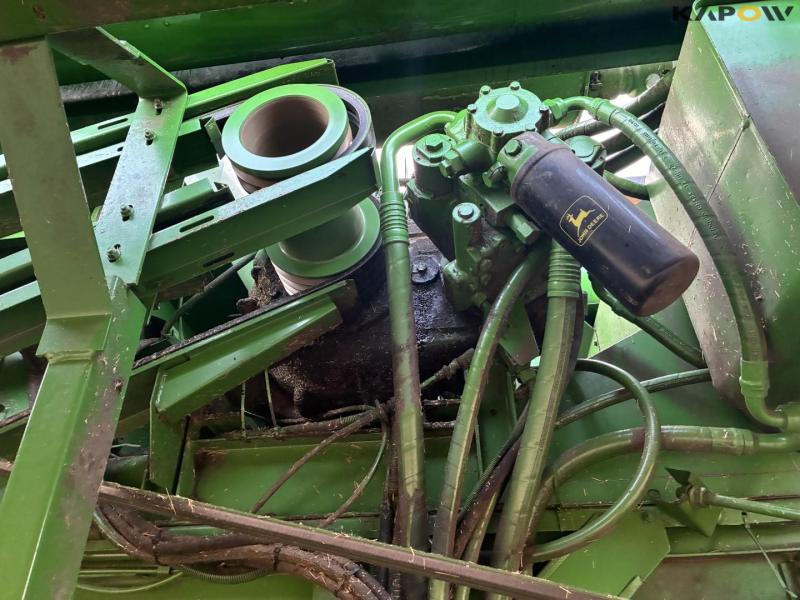 John Deere 2254 combine harvester 90