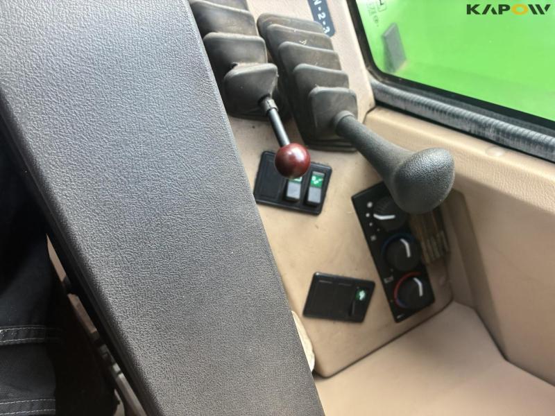 John Deere 2254 combine harvester 108