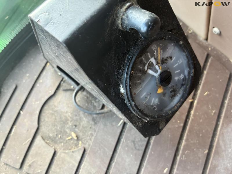 John Deere 2254 combine harvester 127