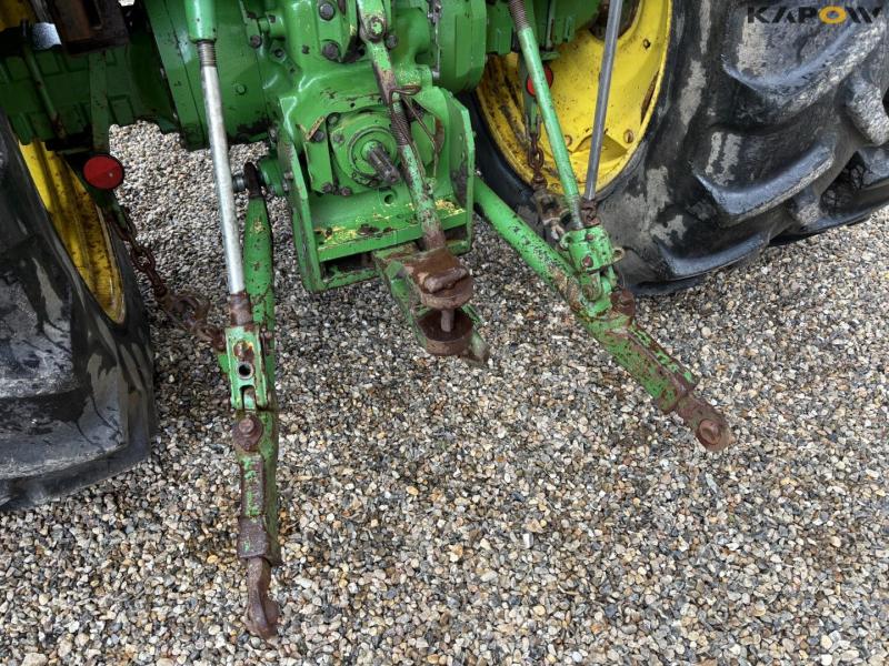 John Deere 3040 tractor 32