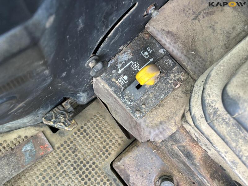 John Deere 3040 tractor 43