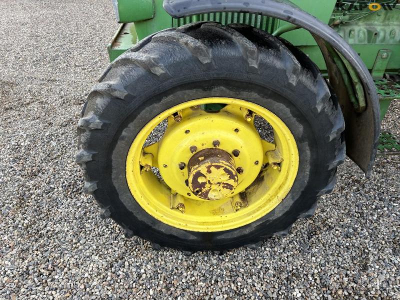 John Deere 3040 tractor 65