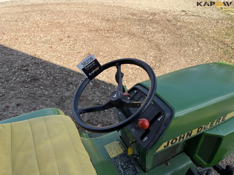 John Deere 318 lawn tractor with mower deck 15