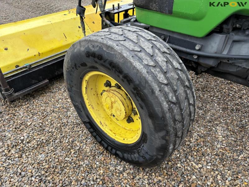 John Deere 3200 tractor with broom 57