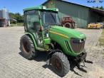 John Deere 3320 4WD 3