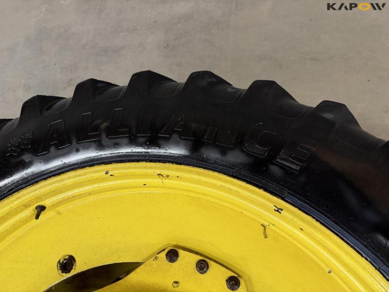 John Deere 380/90-R54 wheels 9