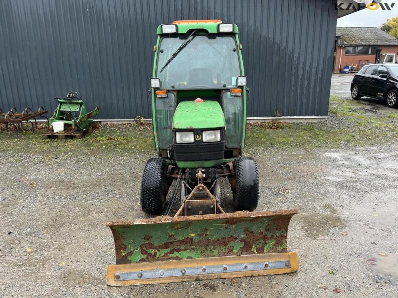John Deere 4100 tractor with winter equipment 2
