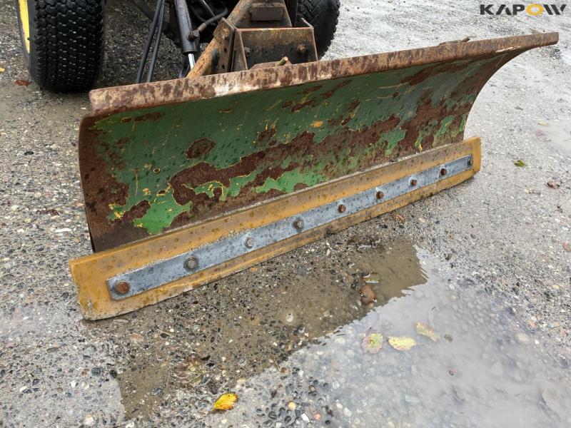 John Deere 4100 tractor with winter equipment 14