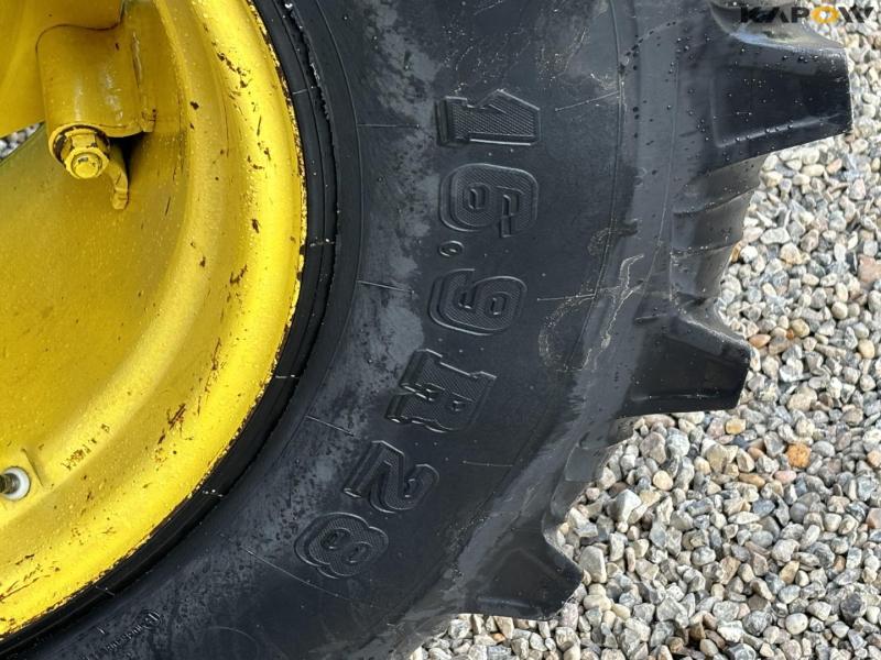 John Deere 4240S tractor 70