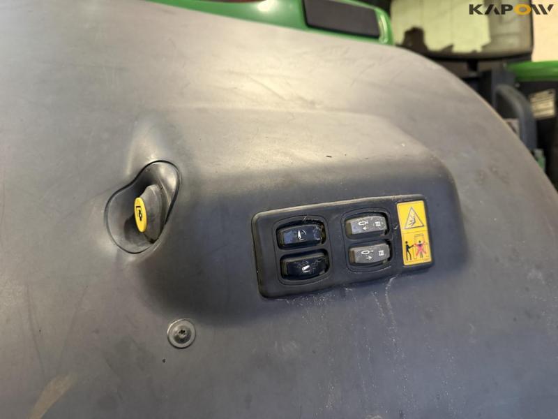 John Deere 6170R tractor 28