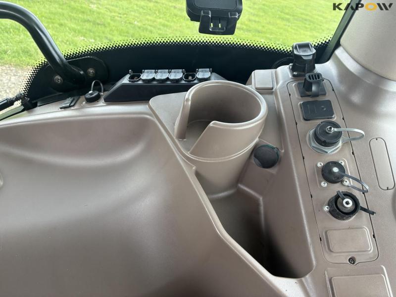 John Deere 6215M tractor 51