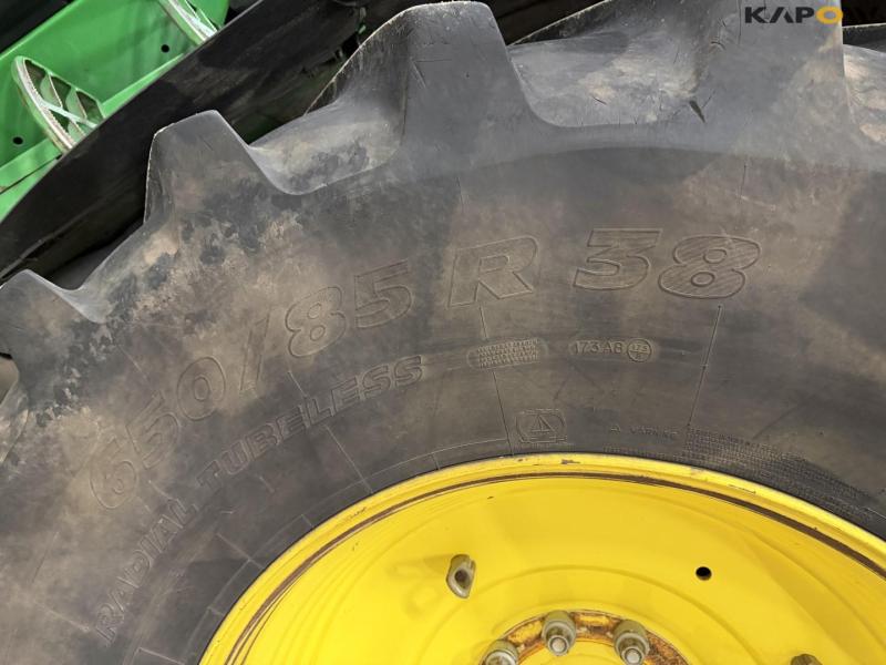 John Deere 6215R tractor 70