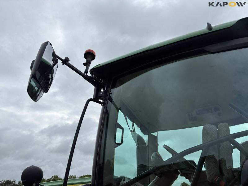 John Deere 6215R tractor 38