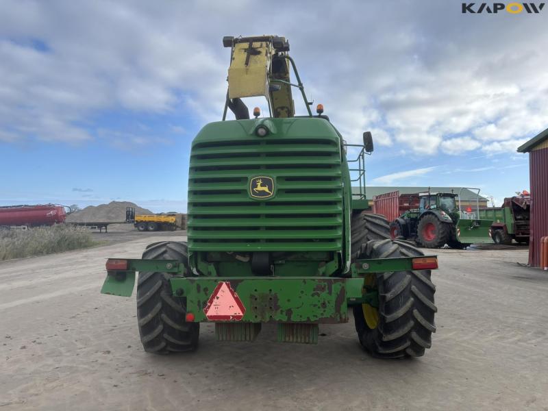 John Deere 7700 forage harvester with corn header and pickup 6